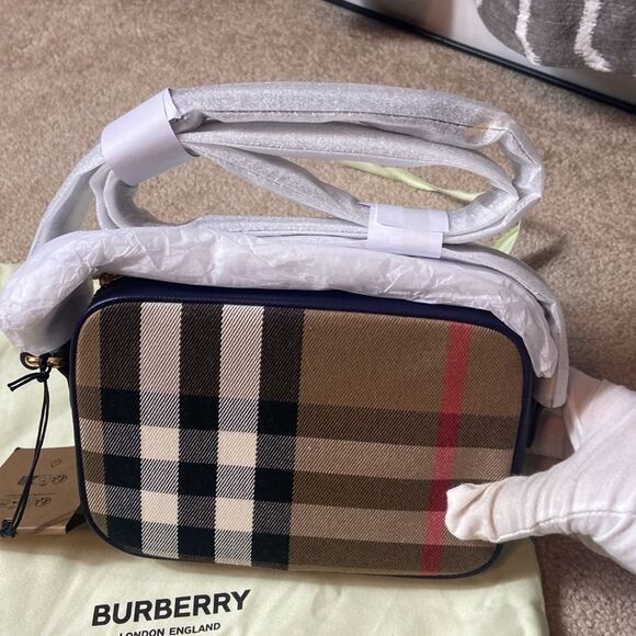 BNWT - BURBERRY SMALL PLAID CHECKERED LEATHER CAMERA CROSSBODY BAG - Picture 3 of 8